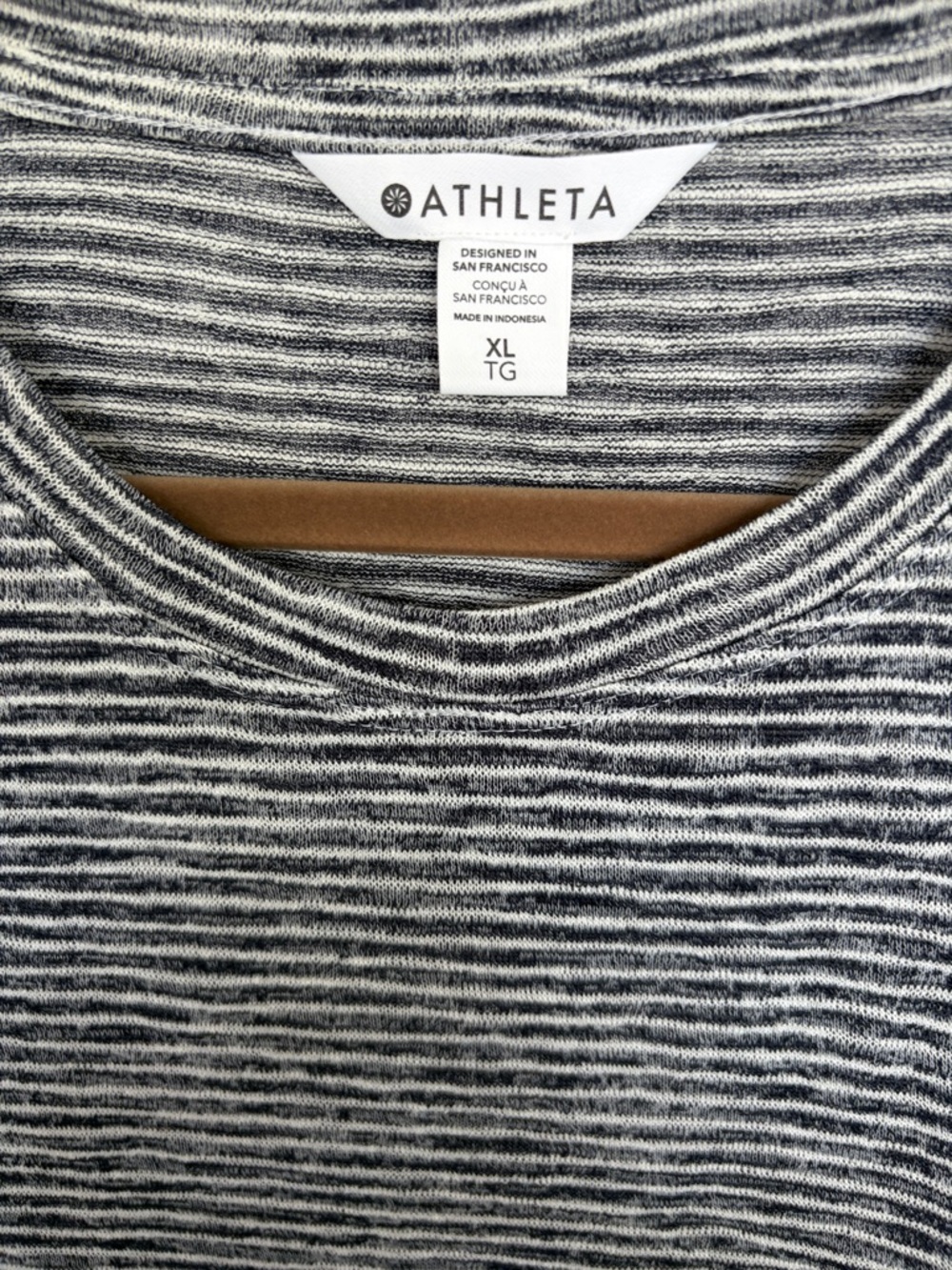 Athleta Breezy Navy & White Striped Sleeveless Tank - XL - Picture 3 of 12